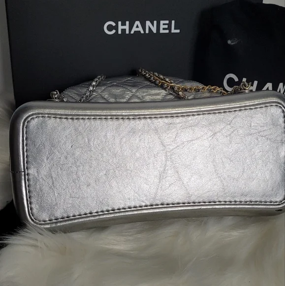 ❌️SOLD❌️ SMALL GABRIELLE SILVER BACKPACK - Picture 8 of 9